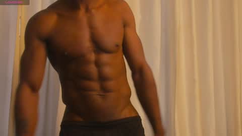 Snapshot of miltonn_jakee chatting on February 5, 2025, 8:46 pm Miltonn online show from February 5, 2025, 8:46 pm