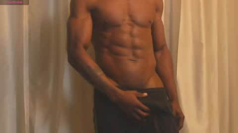 Snapshot of miltonn_jakee chatting on February 6, 2025, 5:57 am Miltonn online show from February 6, 2025, 5:57 am