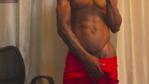 Snapshot of miltonn_jakee chatting on February 18, 2025, 11:19 pm Miltonn online show from February 18, 2025, 11:19 pm