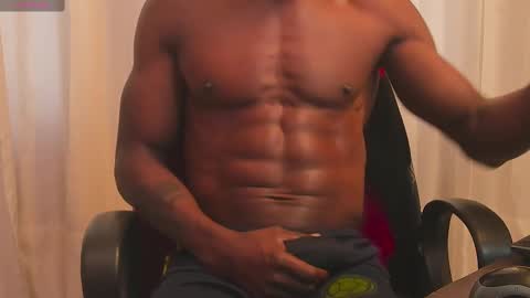 Snapshot of miltonn_jakee chatting on February 27, 2025, 9:14 pm Miltonn online show from February 27, 2025, 9:14 pm