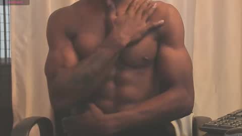 Snapshot of miltonn_jakee chatting on March 5, 2025, 10:21 pm Miltonn online show from March 5, 2025, 10:21 pm