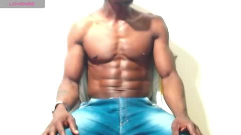 Snapshot of miltonn_jakee chatting on March 12, 2025, 1:47 am Miltonn online show from March 12, 2025, 1:47 am