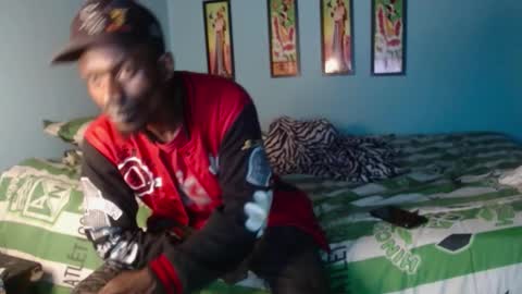 Miltonn online show from January 5, 2026, 11:41 pm