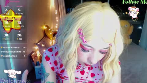 mily_milk_ online show from December 8, 2024, 2:18 am