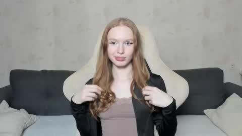 Milena and Jasper online show from December 15, 2025, 6:12 pm