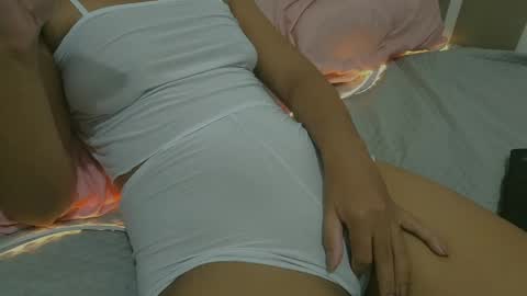 mimi2344 online show from April 13, 2026, 1:27 pm