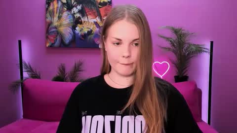 Kelly online show from October 21, 2025, 1:34 pm