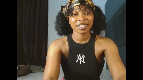 mimi online show from November 17, 2025, 8:14 pm