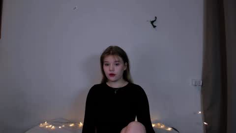 hi Im Mina  online show from January 5, 2025, 1:24 am