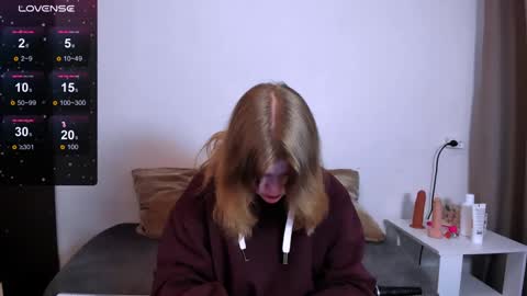 hi Im Mina  online show from February 6, 2025, 4:53 am