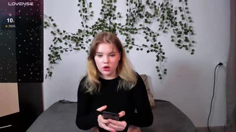 hi Im Mina  online show from February 25, 2025, 1:41 am