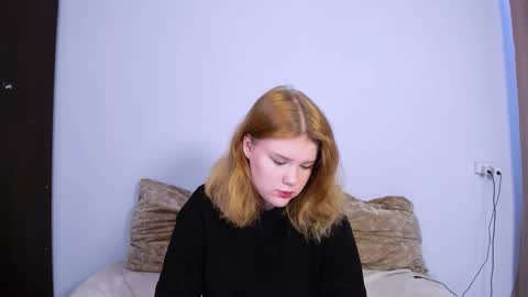 hi Im Mina  online show from September 11, 2025, 4:34 am