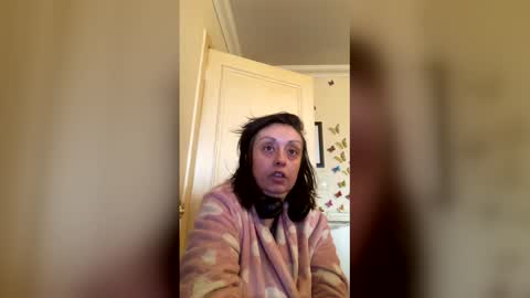 please subscribe to my fansly  please no video or photos must be recorded or re sold online show from April 6, 2026, 1:01 pm