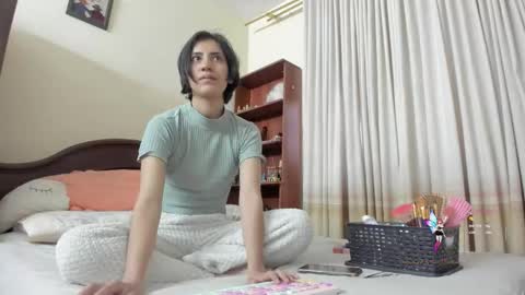 Snapshot of minefoxy2 chatting on February 27, 2026, 11:21 am Amber online show from February 27, 2026, 11:21 am