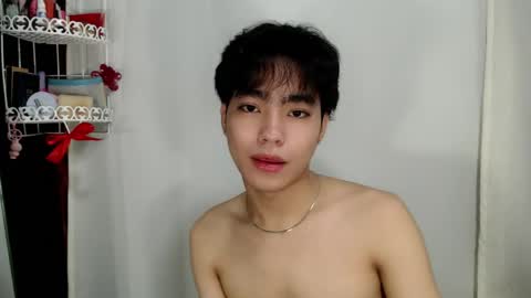 mingkla_man online show from April 1, 2026, 11:11 am