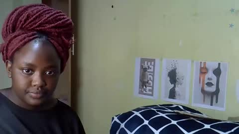 Snapshot of mini_karee chatting on February 18, 2026, 3:41 pm mini_karee online show from February 18, 2026, 3:41 pm