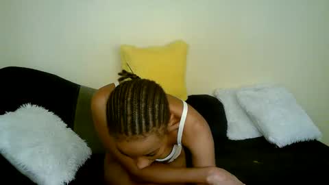 minieme001 online show from March 2, 2026, 4:36 am