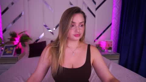 minifox_ online show from October 17, 2025, 7:55 am