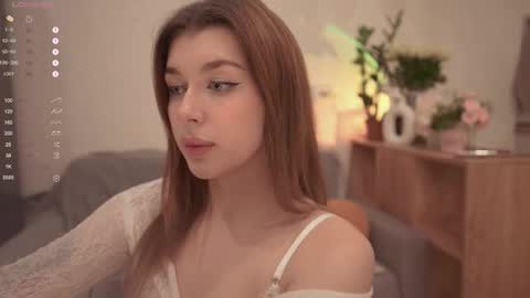 Rina online show from November 27, 2025, 4:42 pm