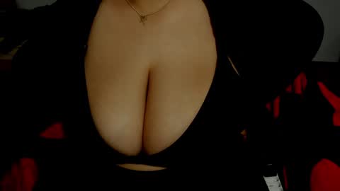 Snapshot of minka0 chatting on December 2, 2024, 9:17 pm minka0 online show from December 2, 2024, 9:17 pm