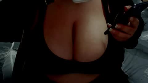 Snapshot of minka0 chatting on March 9, 2026, 9:08 pm minka0 online show from March 9, 2026, 9:08 pm