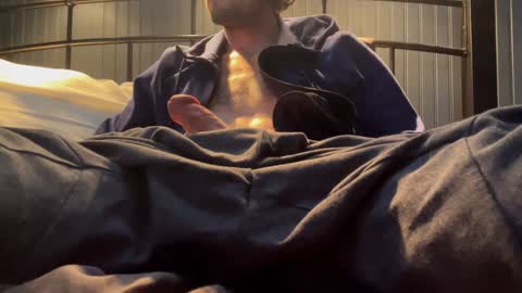 minkfloow online show from January 8, 2025, 8:07 pm