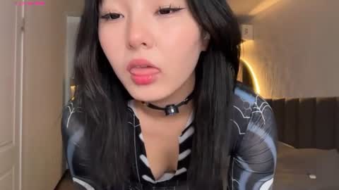 Snapshot of minnie_joy_ chatting on June 19, 2026, 12:53 pm Joy online show from June 19, 2026, 12:53 pm