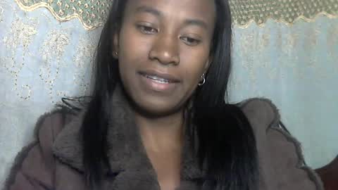 minouch211907 online show from July 13, 2026, 3:53 am