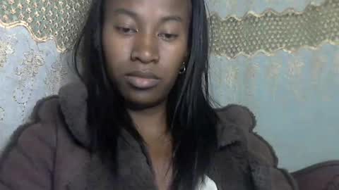 minouch211907 online show from July 15, 2026, 3:01 am