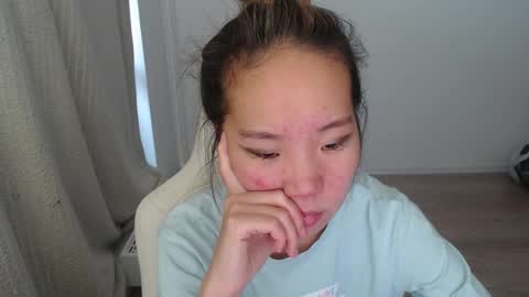 Snapshot of mira_g chatting on October 9, 2025, 12:47 pm mira_g online show from October 9, 2025, 12:47 pm