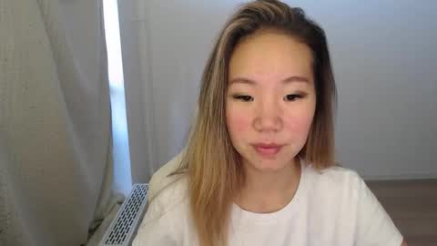 Snapshot of mira_g chatting on October 17, 2025, 9:01 am mira_g online show from October 17, 2025, 9:01 am