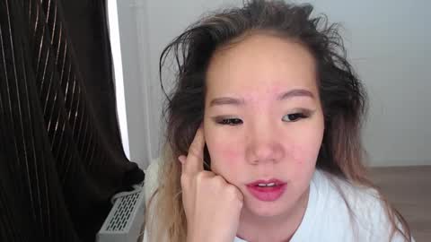 Snapshot of mira_g chatting on October 22, 2025, 1:11 pm mira_g online show from October 22, 2025, 1:11 pm