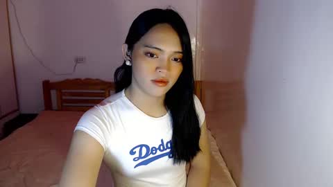 Snapshot of mira_luna222 chatting on December 4, 2024, 8:07 pm Mira Bella online show from December 4, 2024, 8:07 pm