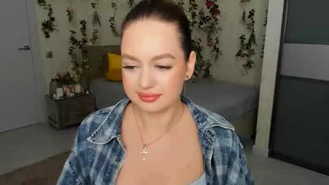 Emma online show from December 1, 2025, 6:02 pm