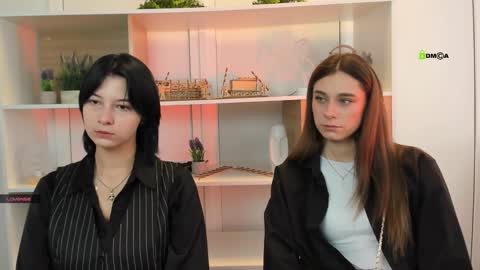 Snapshot of miraella chatting on September 22, 2025, 8:49 am Mira online show from September 22, 2025, 8:49 am