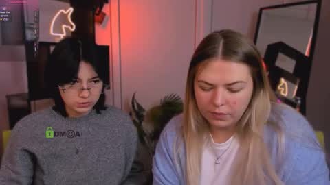 Snapshot of miraella chatting on October 1, 2025, 8:42 am Mira online show from October 1, 2025, 8:42 am