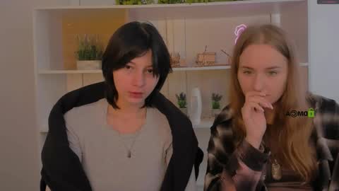 Snapshot of miraella chatting on October 11, 2025, 8:24 am Mira online show from October 11, 2025, 8:24 am