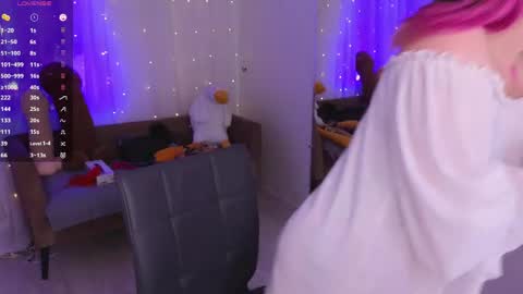 Mira  online show from April 19, 2026, 5:29 am