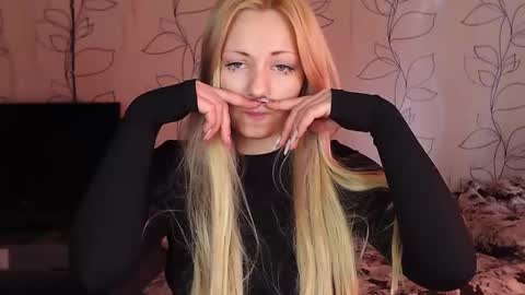 Snapshot of mirahardmanxx chatting on March 10, 2025, 11:53 am Happy New Year  online show from March 10, 2025, 11:53 am