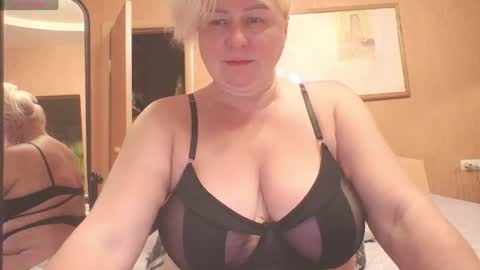 Snapshot of miranda_robinson chatting on June 7, 2026, 3:27 pm Miranda online show from June 7, 2026, 3:27 pm