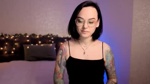 MiraSkyy online show from December 14, 2025, 7:18 pm