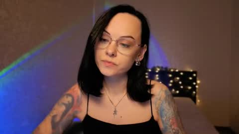 Snapshot of miraskyy chatting on May 17, 2026, 7:43 pm MiraSkyy online show from May 17, 2026, 7:43 pm