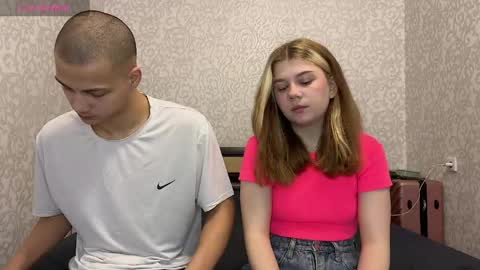 mirelcouple online show from May 19, 2026, 10:21 am