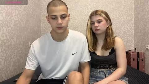 mirelcouple online show from May 21, 2026, 3:08 pm