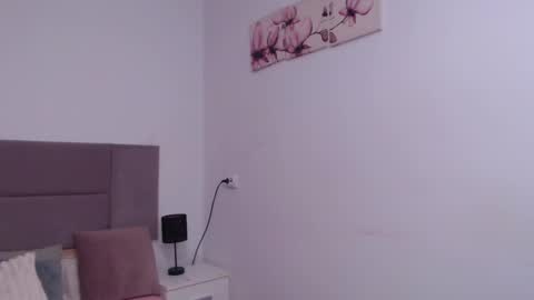 Snapshot of miryamines chatting on February 14, 2025, 5:36 pm MiryamInes online show from February 14, 2025, 5:36 pm