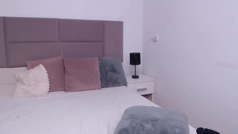 Snapshot of miryamines chatting on February 24, 2025, 10:26 am MiryamInes online show from February 24, 2025, 10:26 am