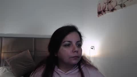 Snapshot of miryamines chatting on October 15, 2025, 8:20 pm MiryamInes online show from October 15, 2025, 8:20 pm