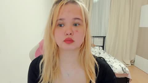 Snapshot of miss__selena chatting on January 24, 2025, 6:14 pm miss__selena online show from January 24, 2025, 6:14 pm