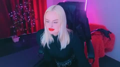 Snapshot of miss_alice_silver chatting on May 3, 2026, 7:20 pm miss_alice_silver online show from May 3, 2026, 7:20 pm