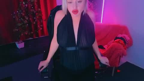 Snapshot of miss_alice_silver chatting on May 6, 2026, 11:15 am miss_alice_silver online show from May 6, 2026, 11:15 am